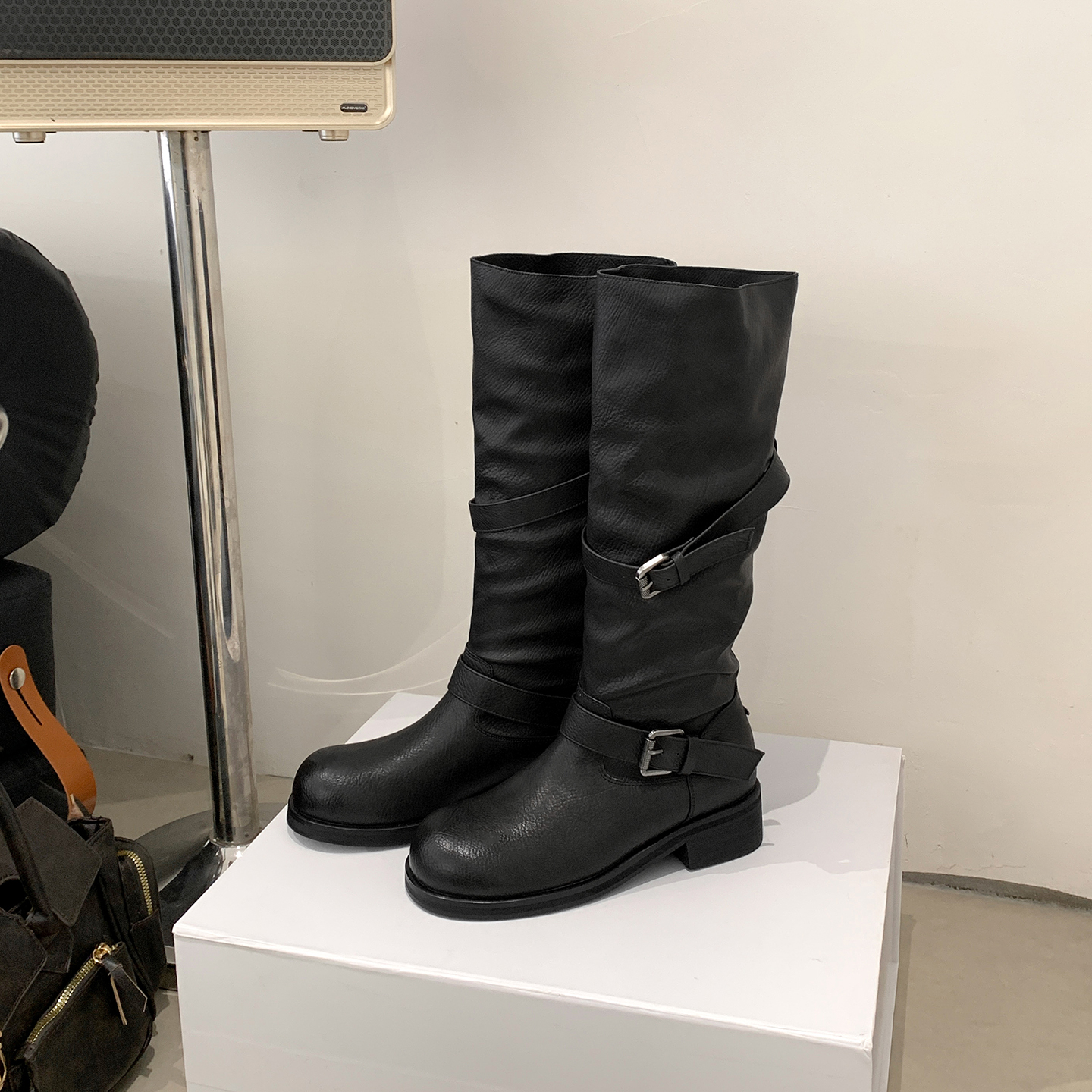 2025 New Retro Brown Distressed Motorcycle Boots Women Low Heel Mid Calf Combat Boots