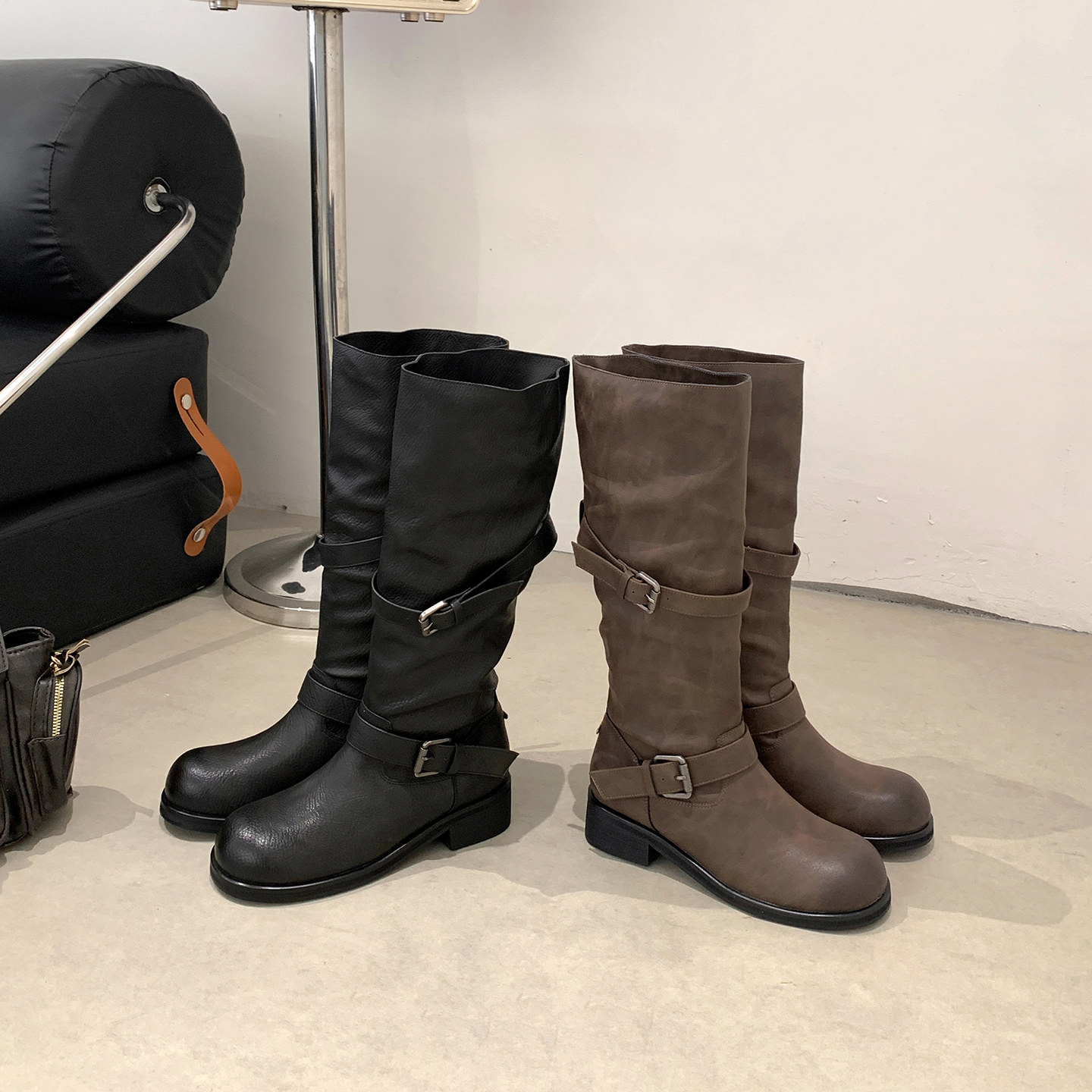 2025 New Retro Brown Distressed Motorcycle Boots Women Low Heel Mid Calf Combat Boots - Image 4