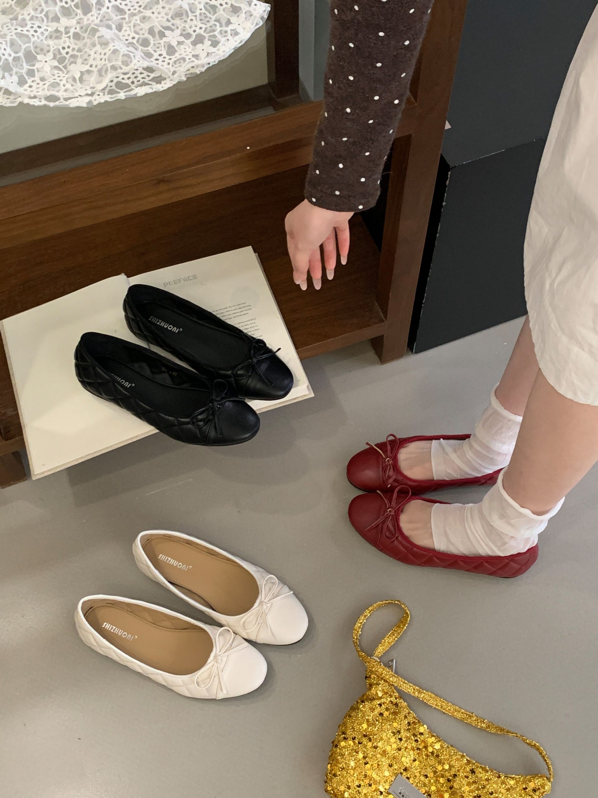 French Elegant Diamond Bow Slip-On Flat Shoes for Women - Commuter Retro PU Leather Low Heel