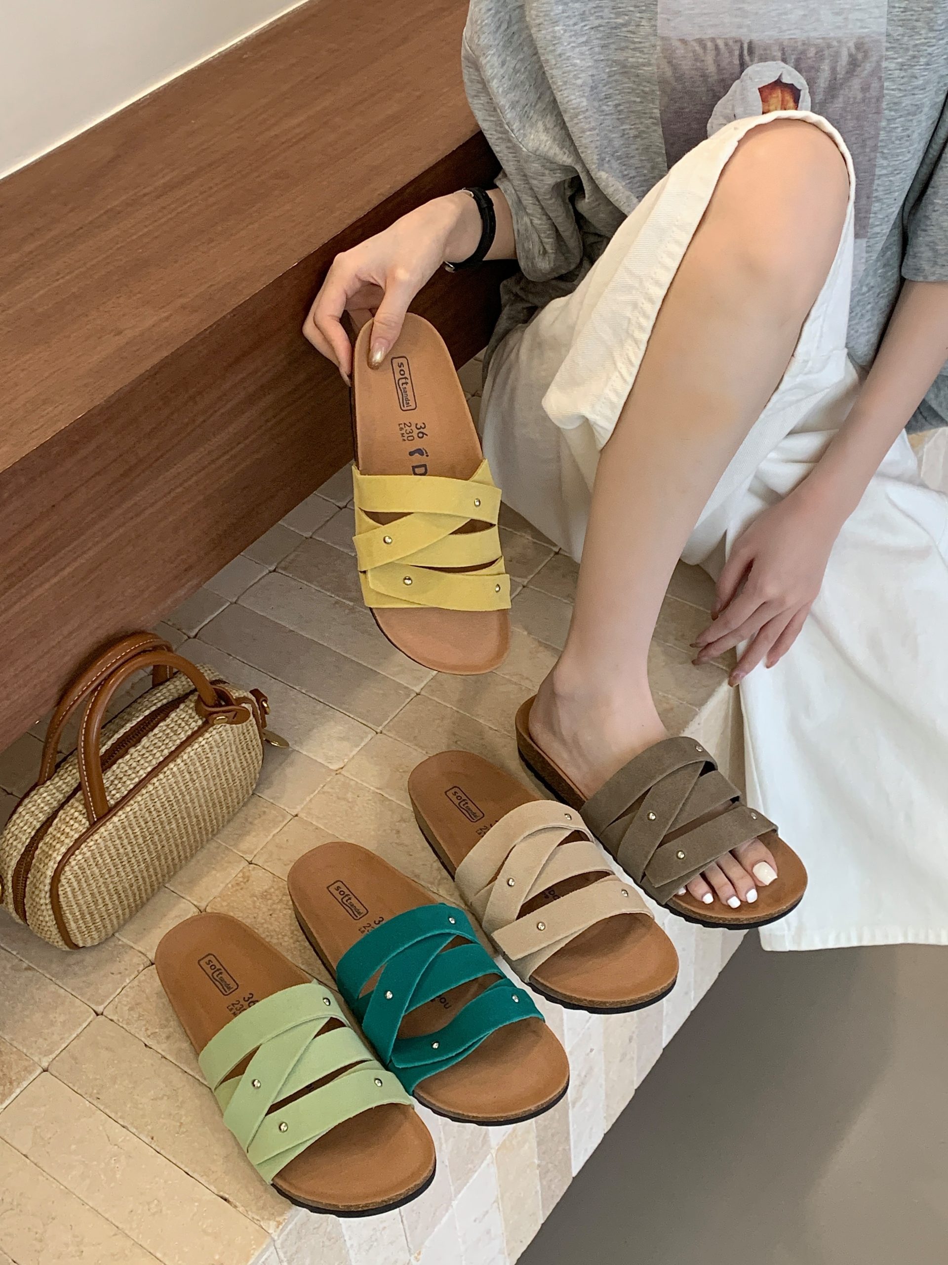Retro Matte Leather Flat Slide Sandals Women 2026 Summer New Outdoor Anti-Slip Beach Slippers