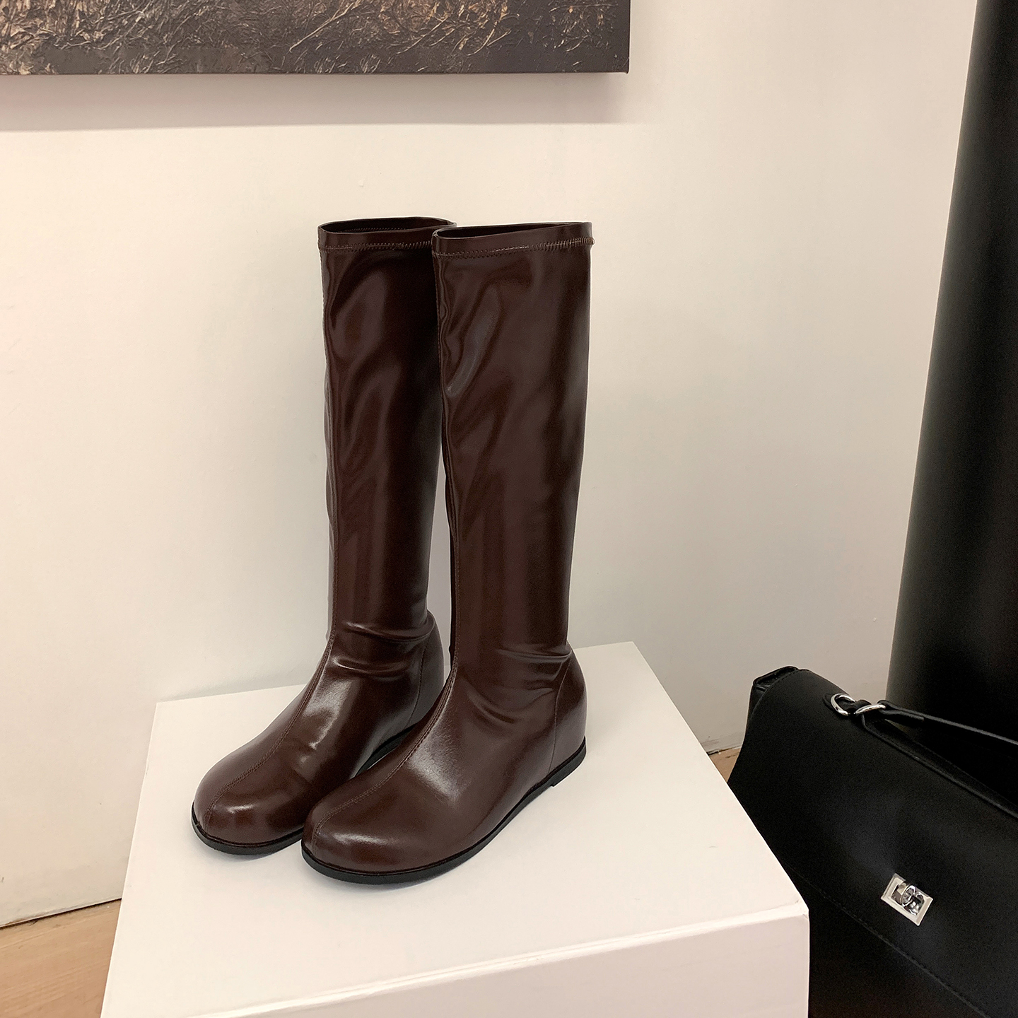 slim-high-shaft-riding-boots-for-women-2025-autumn-new-flat-not-over-knee-long-boots-martin-boots-with-hidden-heel_1